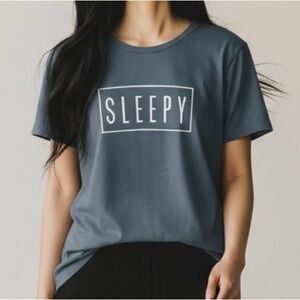 JANE & KATE · SLATE BLUE SLEEPY GRAPHIC SHORT-SLEEVE - S